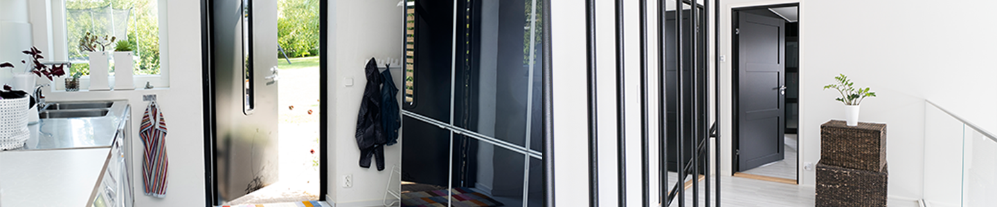 Jeld-Wen-ovia auki ovenkarmeissaan