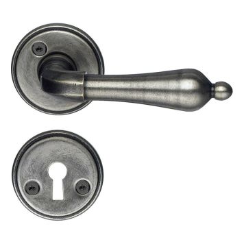 Väliovenpainike Beslagsboden