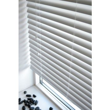 Alumiinisälekaihdin Hasta 90x160 cm Valkoinen