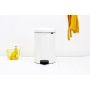 Roska-astia polkimella Brabantia Newicon White 20 l