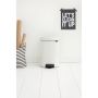 Roska-astia polkimella Brabantia Newicon White 12 l